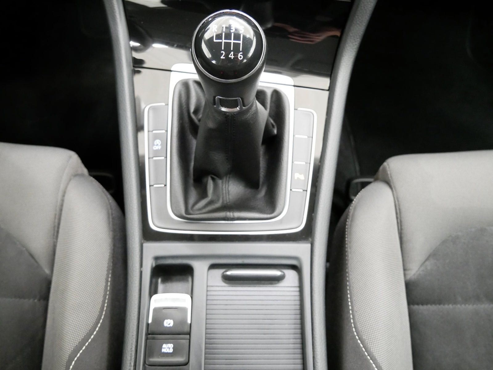 Volkswagen Golf 1.4 TSI 90 kW Highline – foto 18
