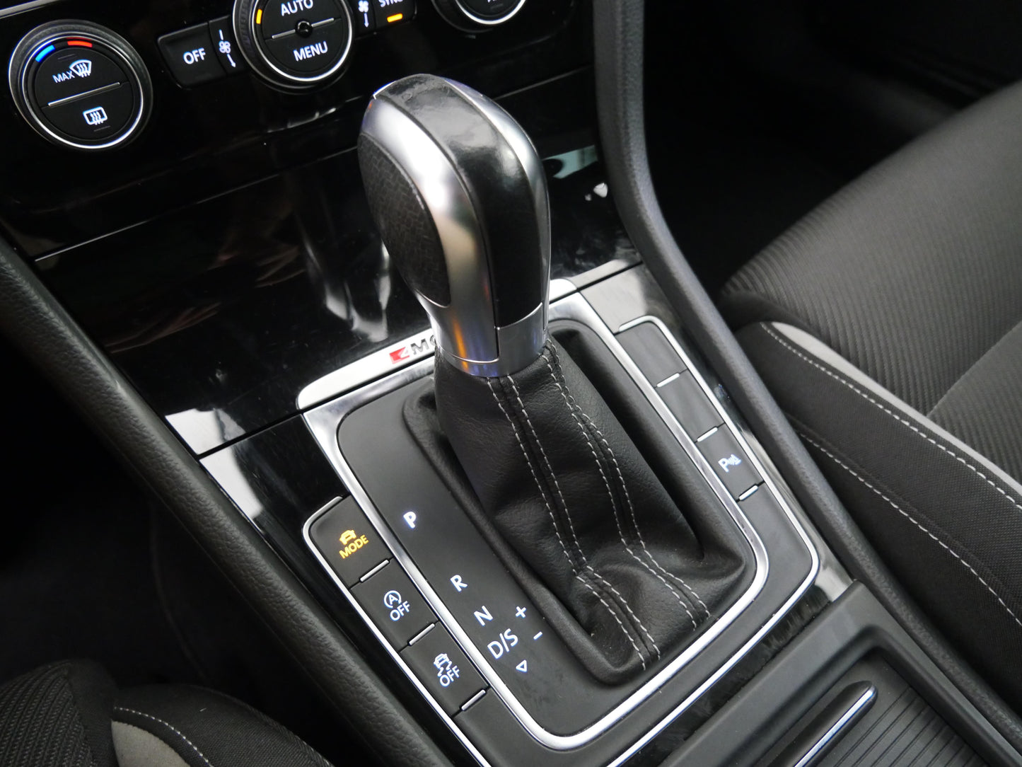 Volkswagen Golf 2.0 TSI 221 kW 4Motion "R"