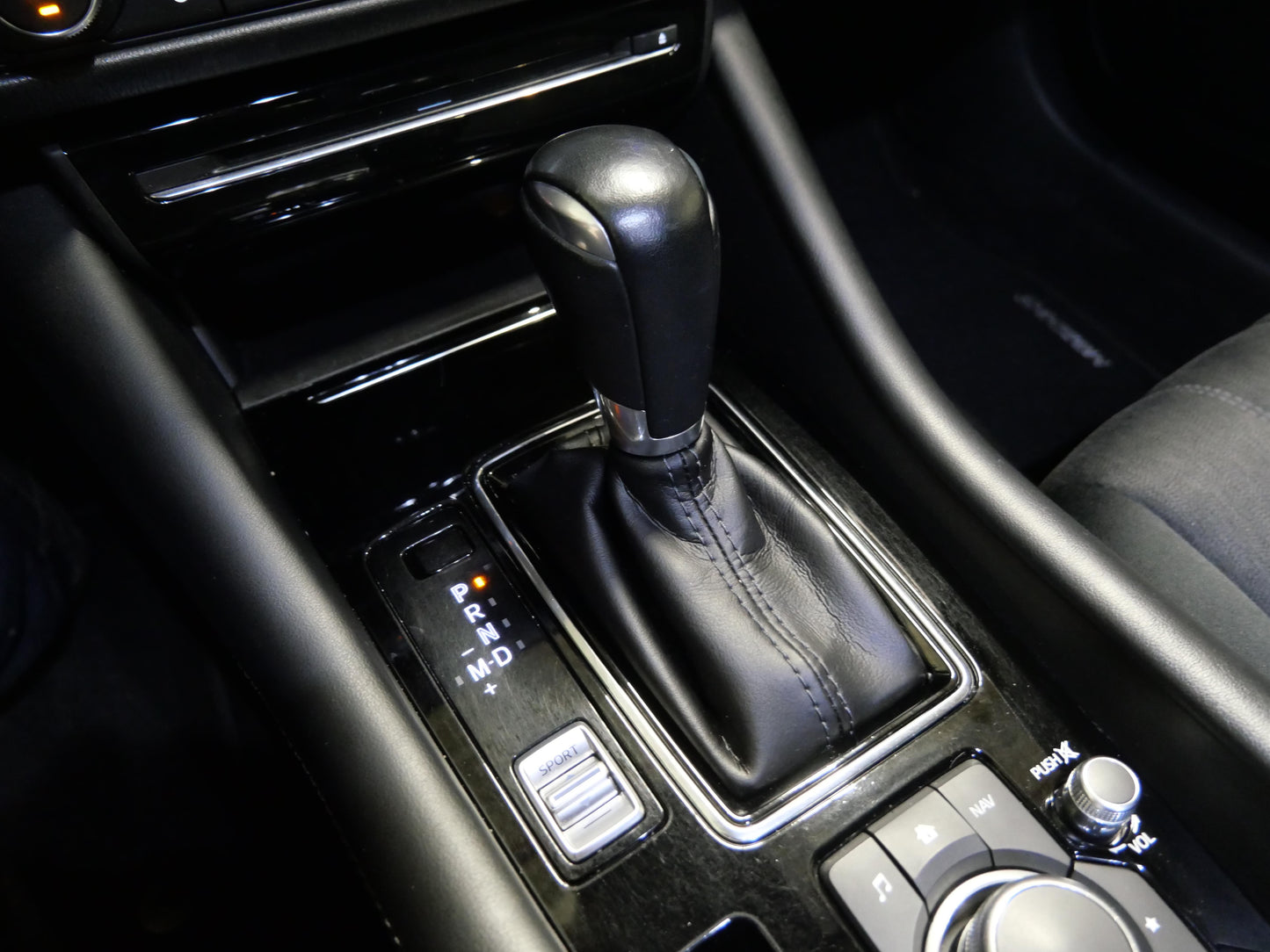 Mazda 6 2.5 i 143 kW Signature