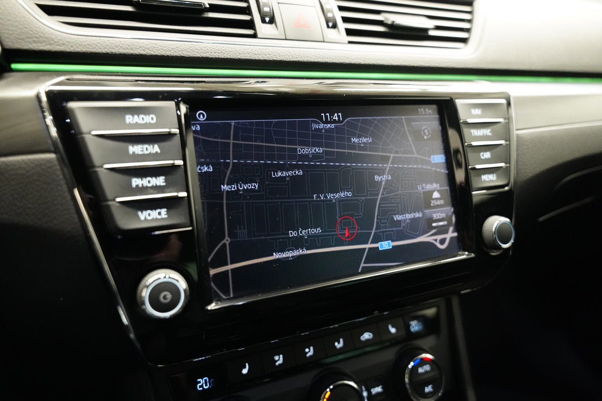 Škoda Superb 2.0 TDI 140 kW Style – foto 20