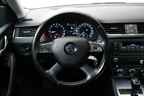 Škoda Octavia 1.6 TDI DSG Elegance – foto 18
