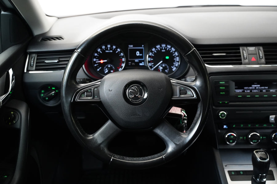 Škoda Octavia 1.6 TDI DSG Elegance – foto 18