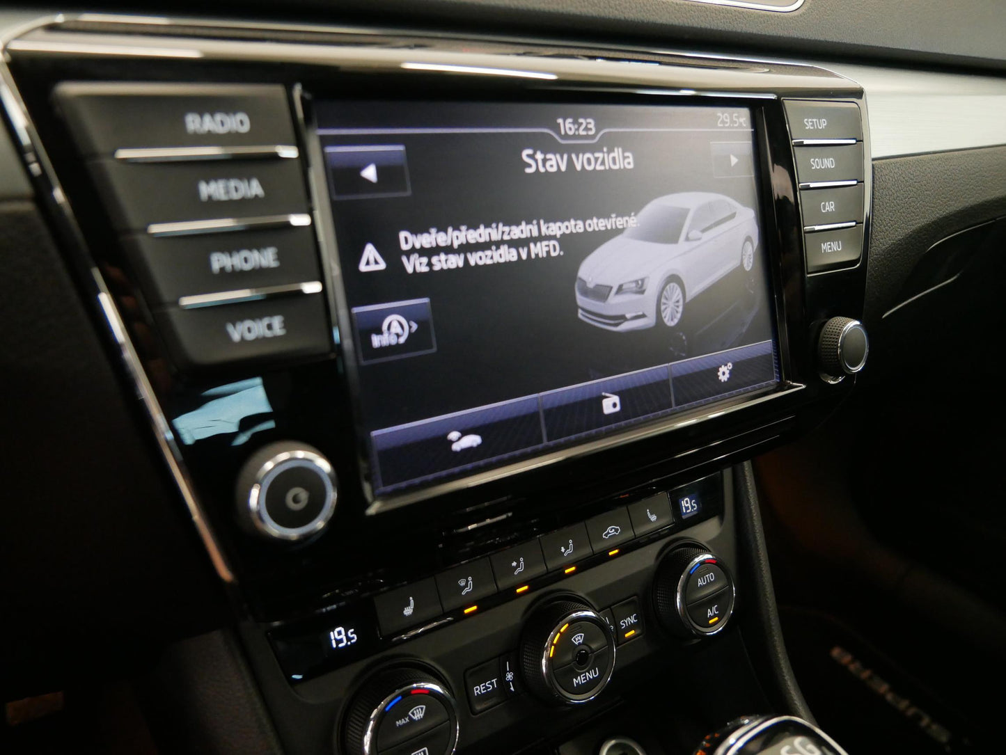 Škoda Superb 2.0 TDI 110kw Ambition Plus