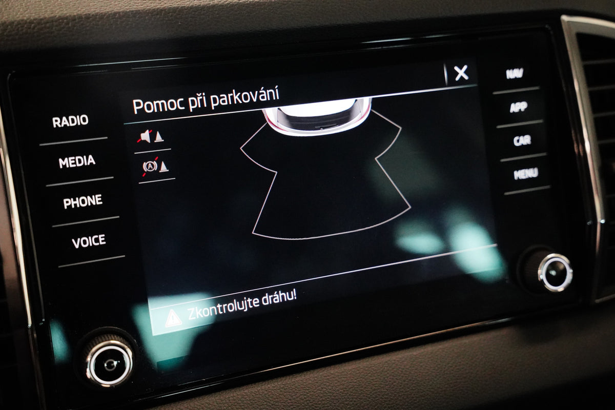 Škoda Karoq 2.0 TDI 110kW DSG 4x4 Style – foto 18