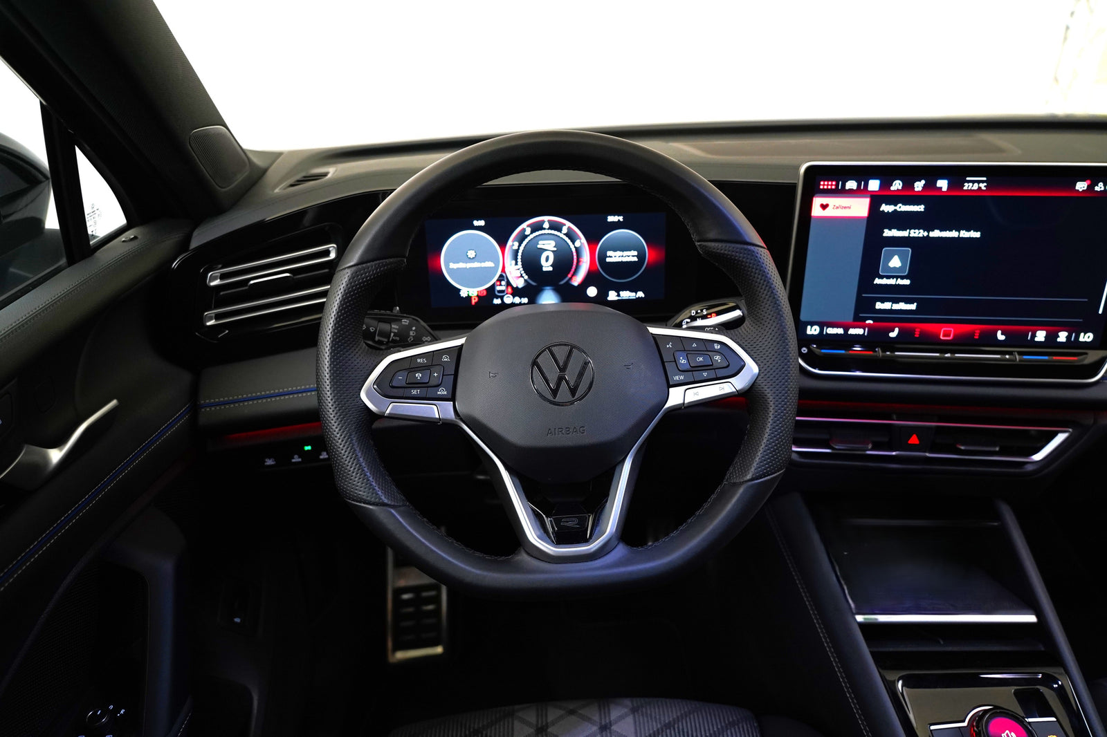 Volkswagen Tiguan 2.0 TSI 150 kW DSG 4x4 R-Line – foto 18