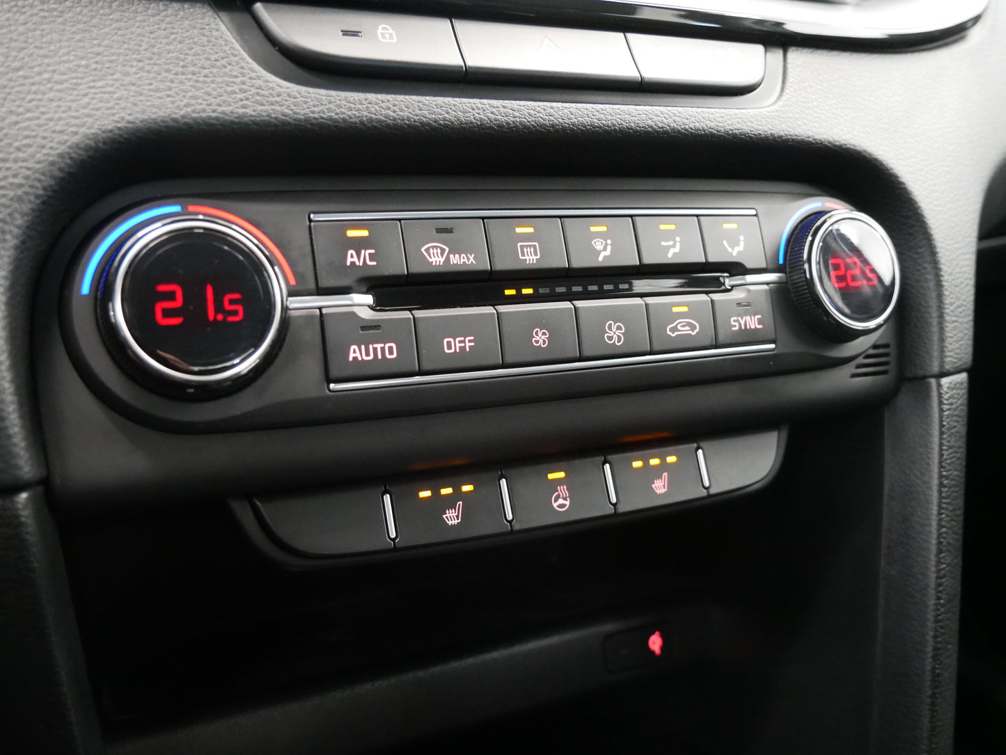Kia XCeed 1.4T-GDI 103 kW LOUNCH EDITION