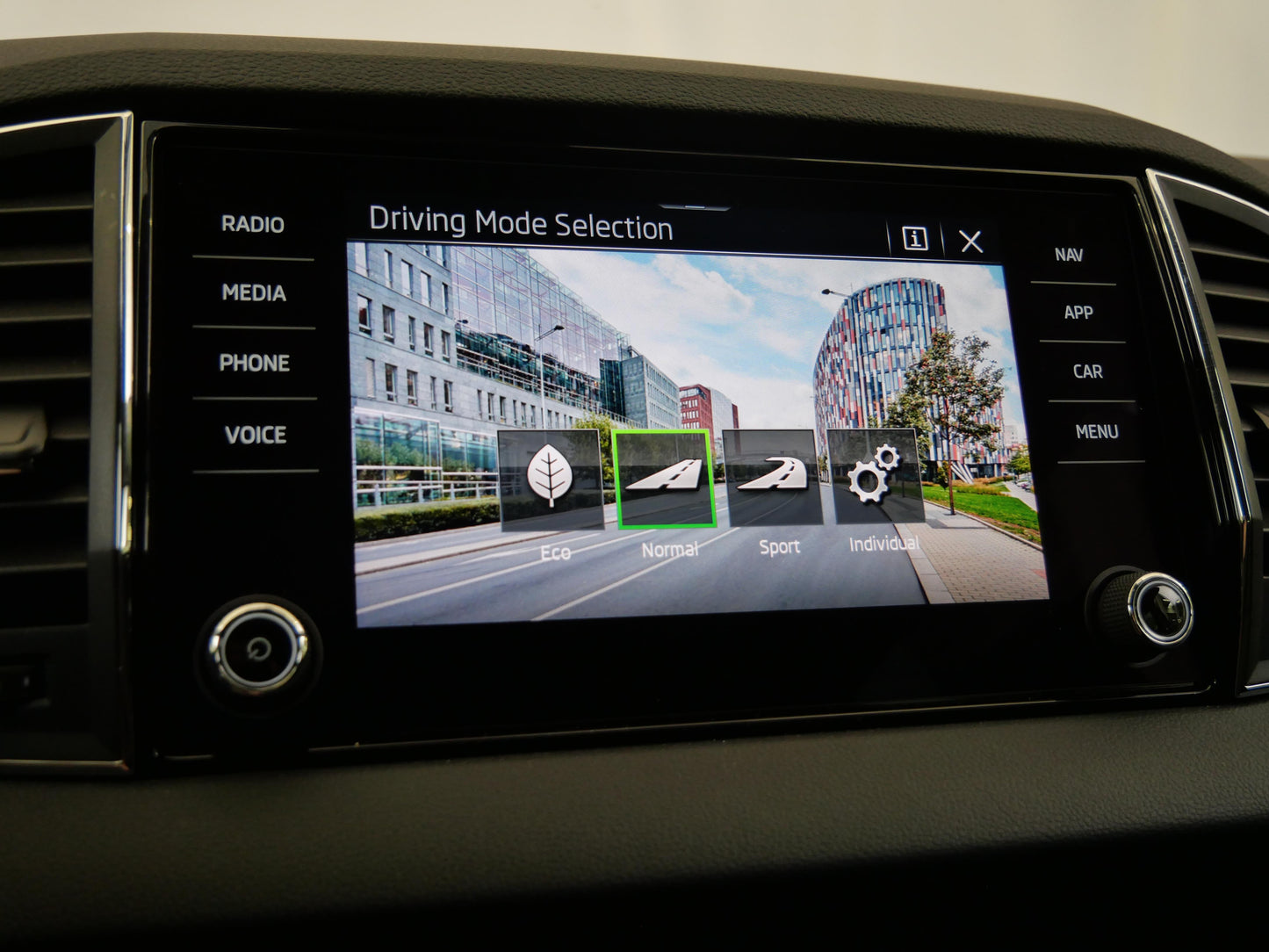 Škoda Karoq 1.5 TSI 110 kW Top Selection