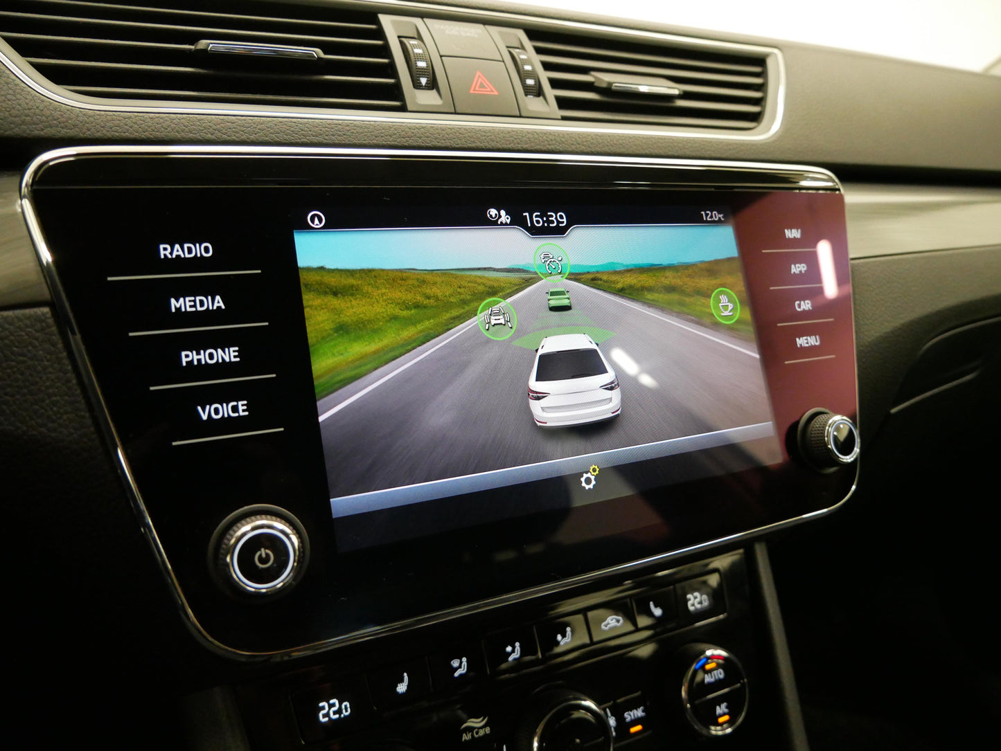 Škoda Superb 2.0 TDI 110 kW Style