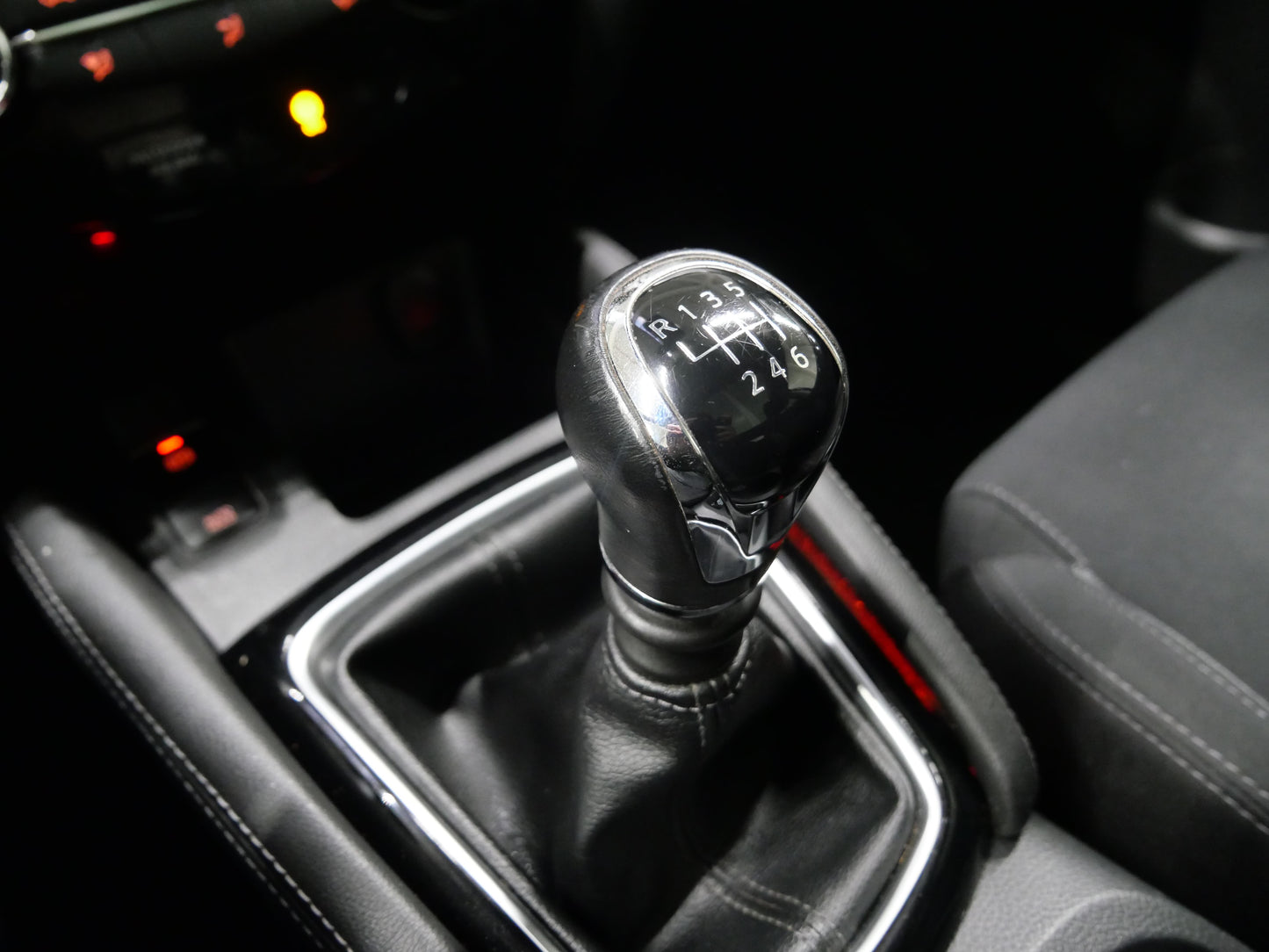 Nissan Qashqai 1.2 i 85 kW N-Connecta