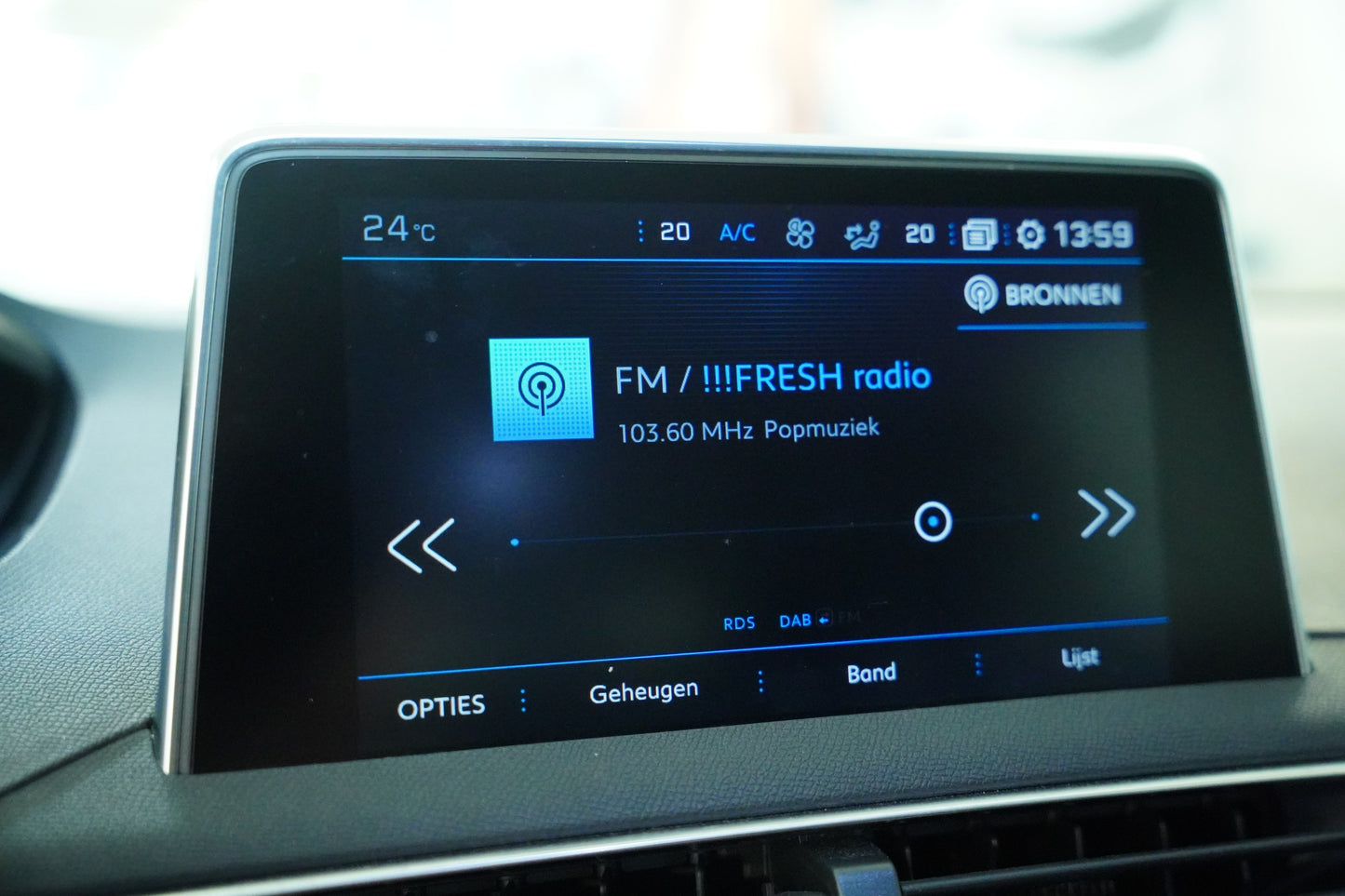Peugeot 3008 1.2 PureTech 96 kW Crossway