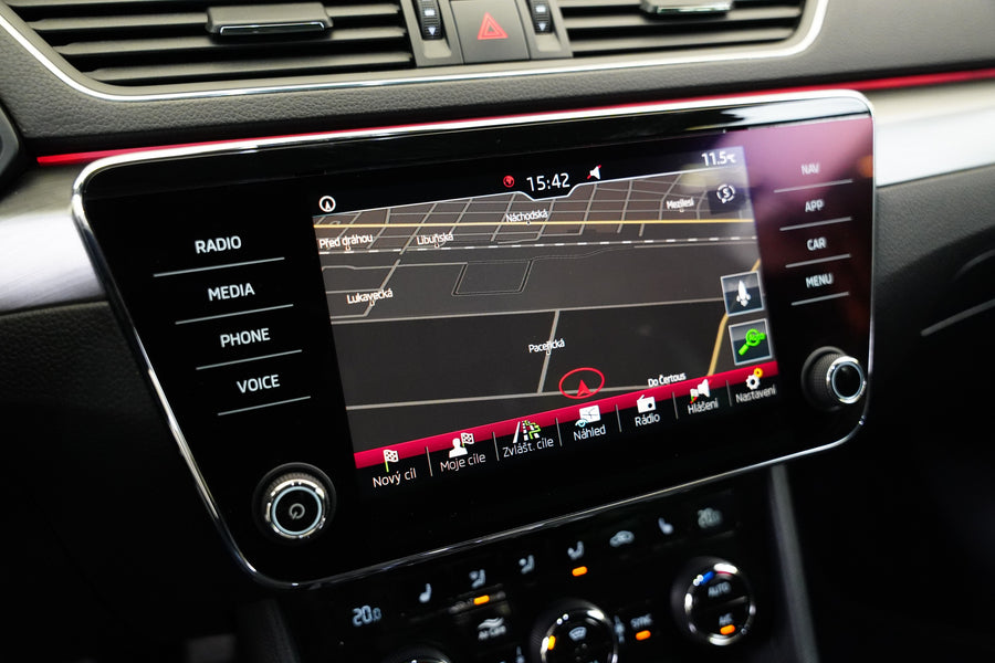 Škoda Superb 2.0 TDI 110 kW Style – foto 18