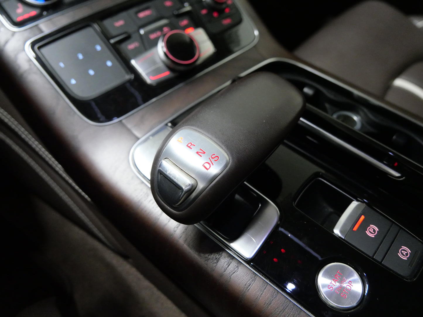 Audi A8 4.2 FSI V8 273 kW Long