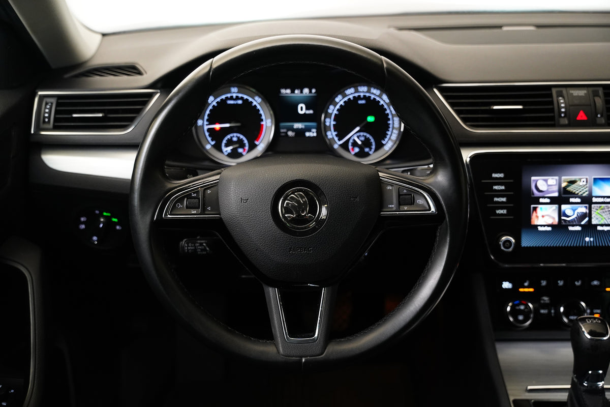 Škoda Superb 2.0 TDI 110 kW Ambition Plus – foto 18