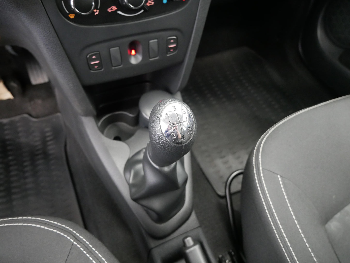 Dacia Logan 1.2i 54kW