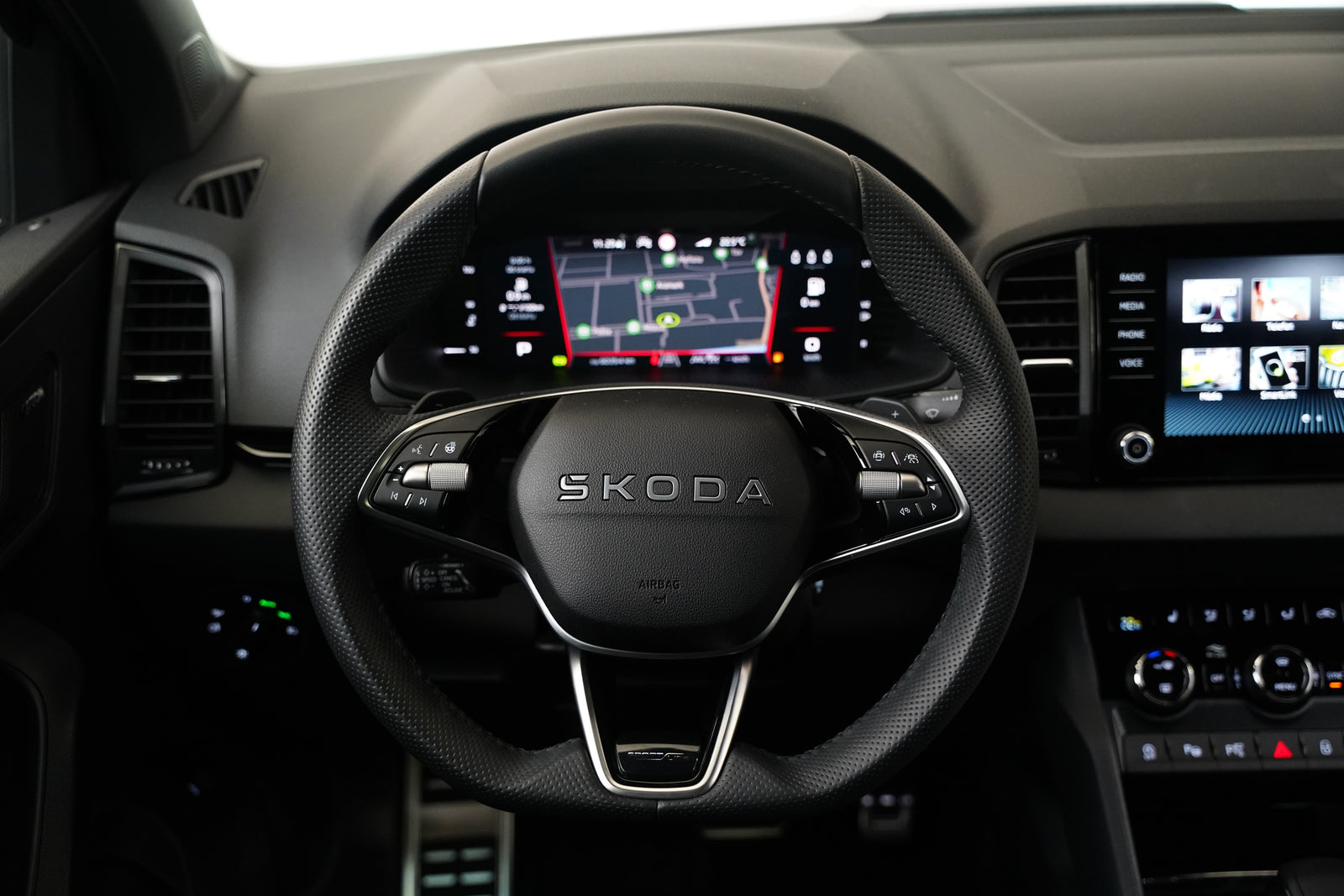 Škoda Karoq 1.5 TSI 110 kW DSG Sportline – foto 18