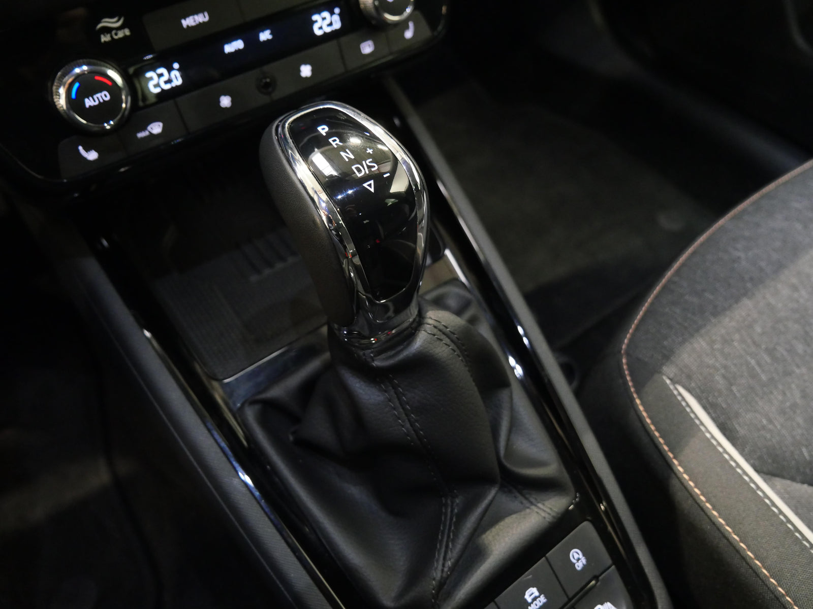 Škoda Scala 1.0 TSI 85kW DSG Top Selection – foto 18