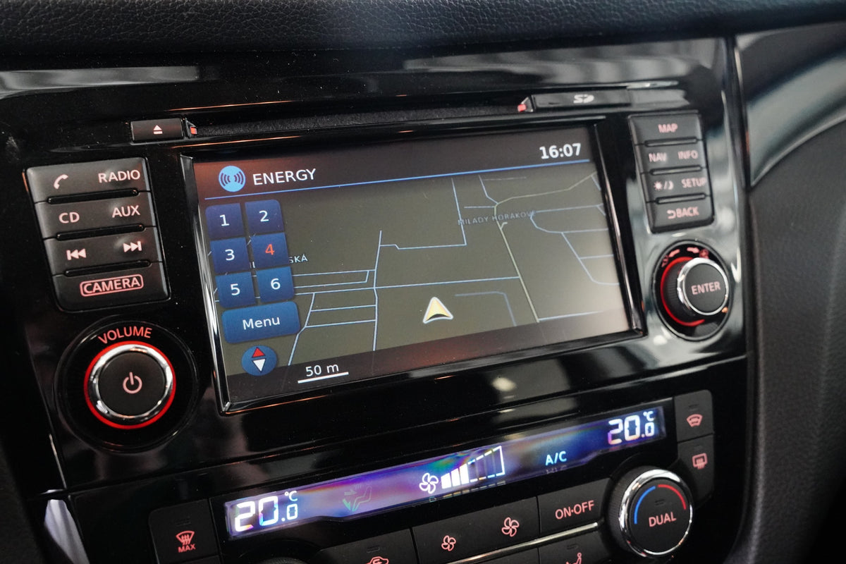 Nissan Qashqai 1.2 i 85 kW N-Connecta