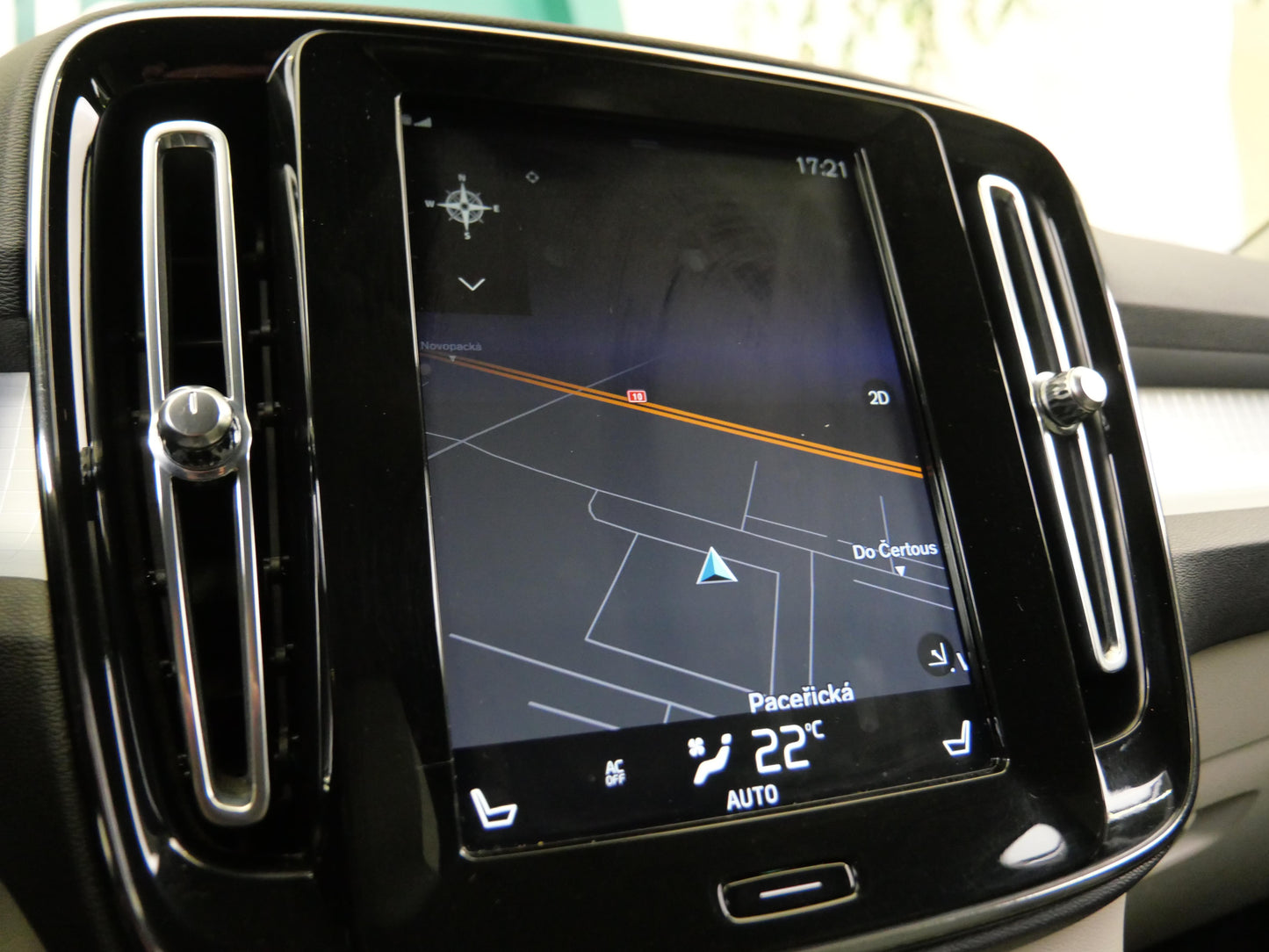 Volvo XC40 2.0 D3 110 kW Momentum Pro