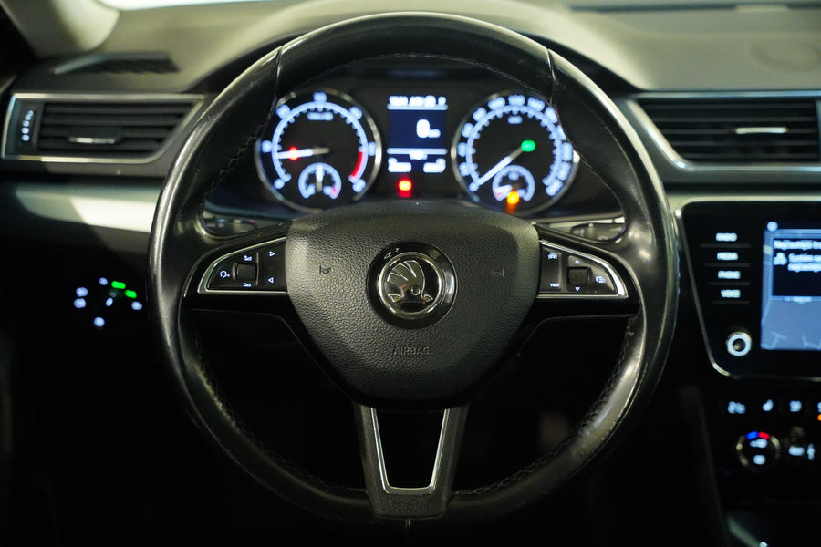 Škoda Superb 2.0 TDI 110 kW AMBITION – foto 18