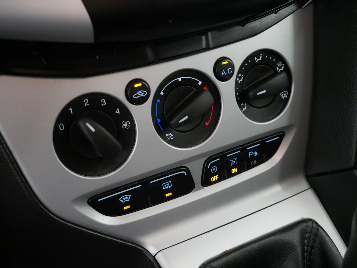 Ford Focus 1.0 EcoBoost Champions Edition
