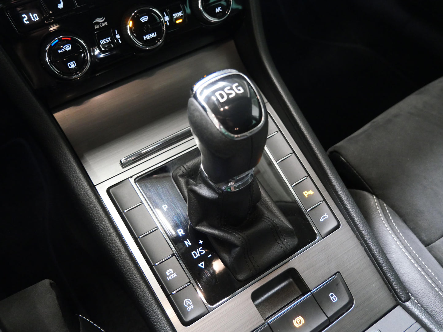 Škoda Superb 2.0 TDI 110 kW DSG Style Plus