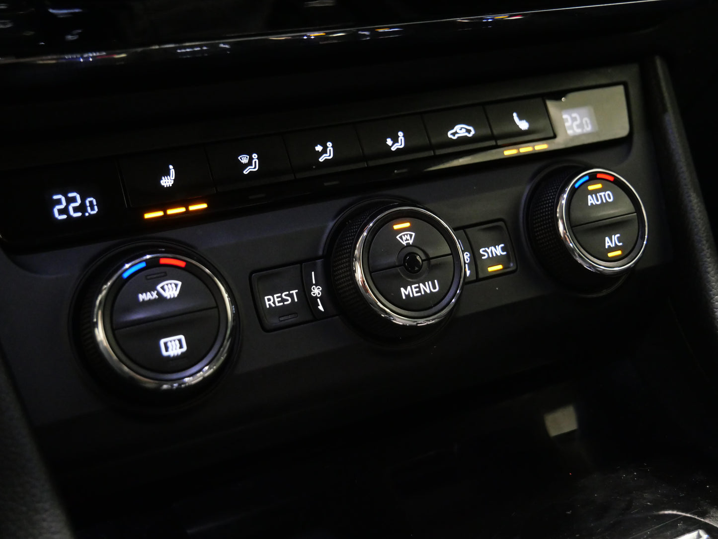 Škoda Superb 2.0 TDI 140 kW Style