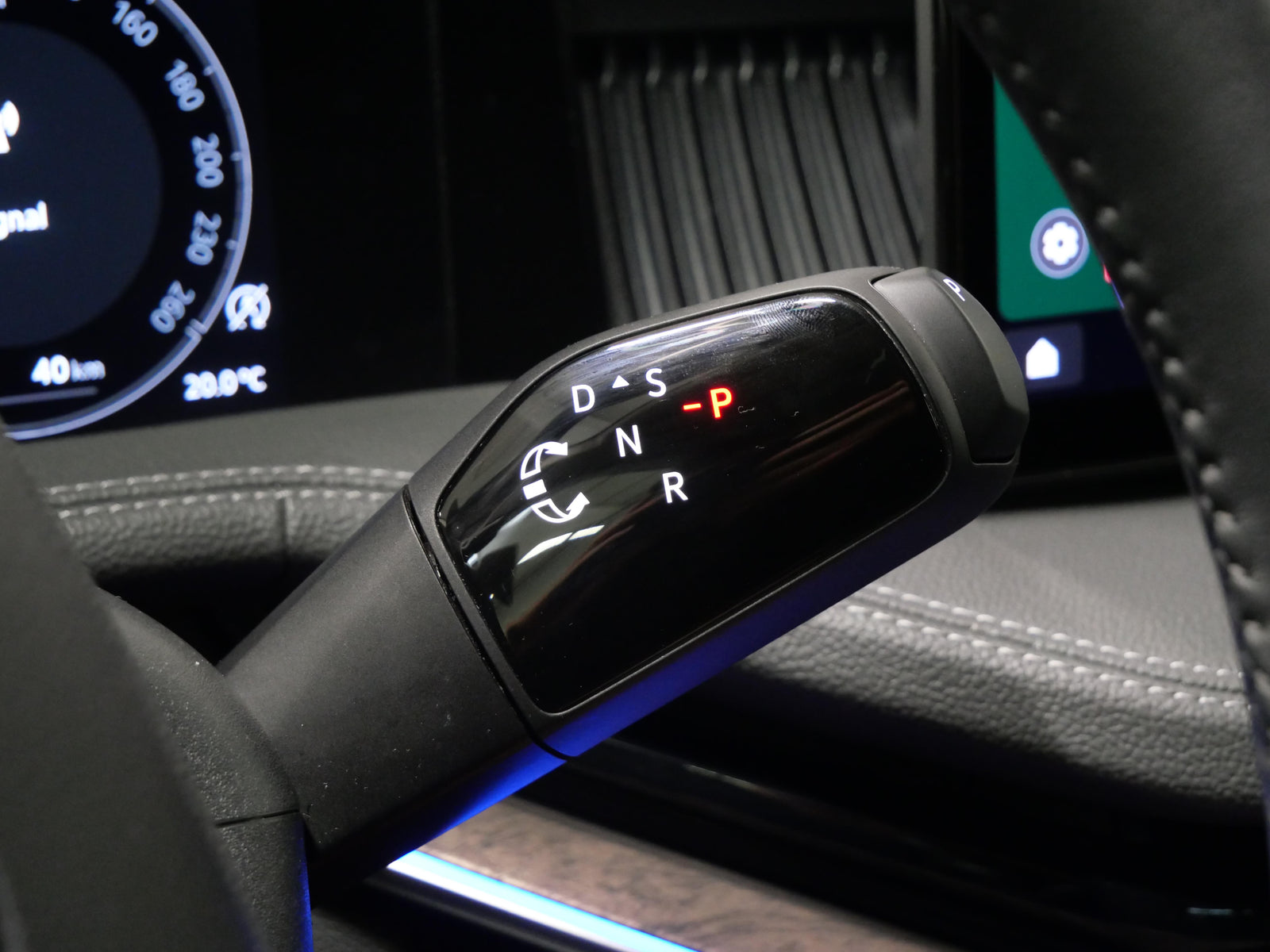 Škoda Superb 2.0 TDI 142 kW L&K – foto 18