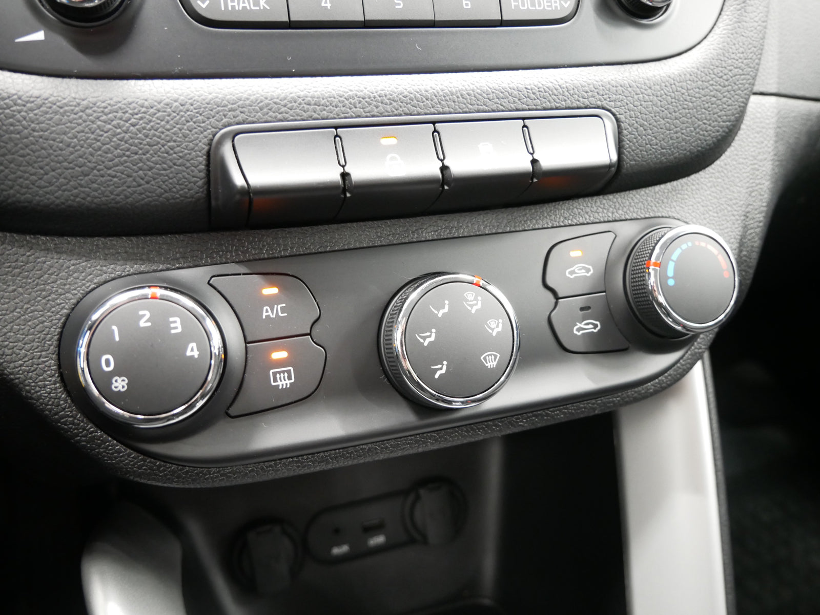 Kia Ceed 1.4i 74 kW Comfort – foto 19