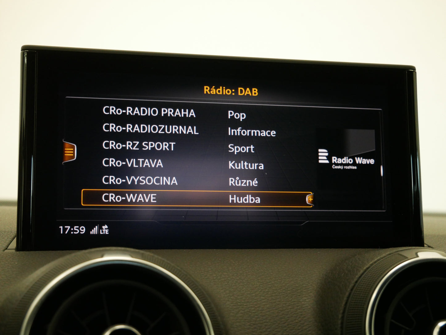 Audi Q2 1.4 TFSI 110 kW S line