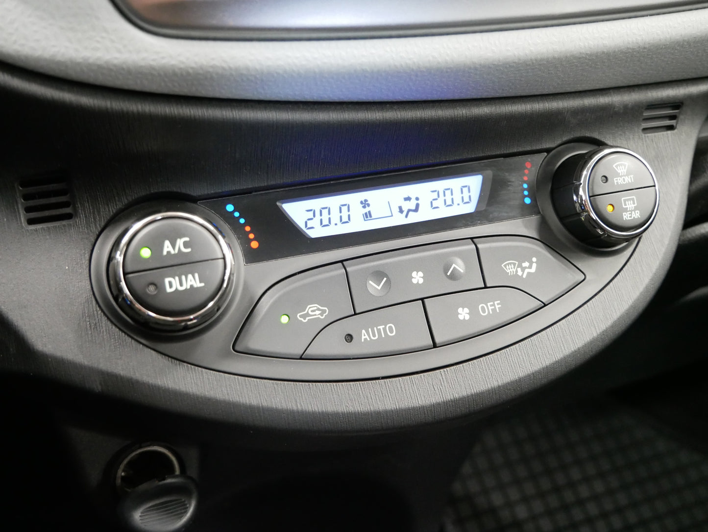 Toyota Yaris 1.5e-cvt 55 kW Activ