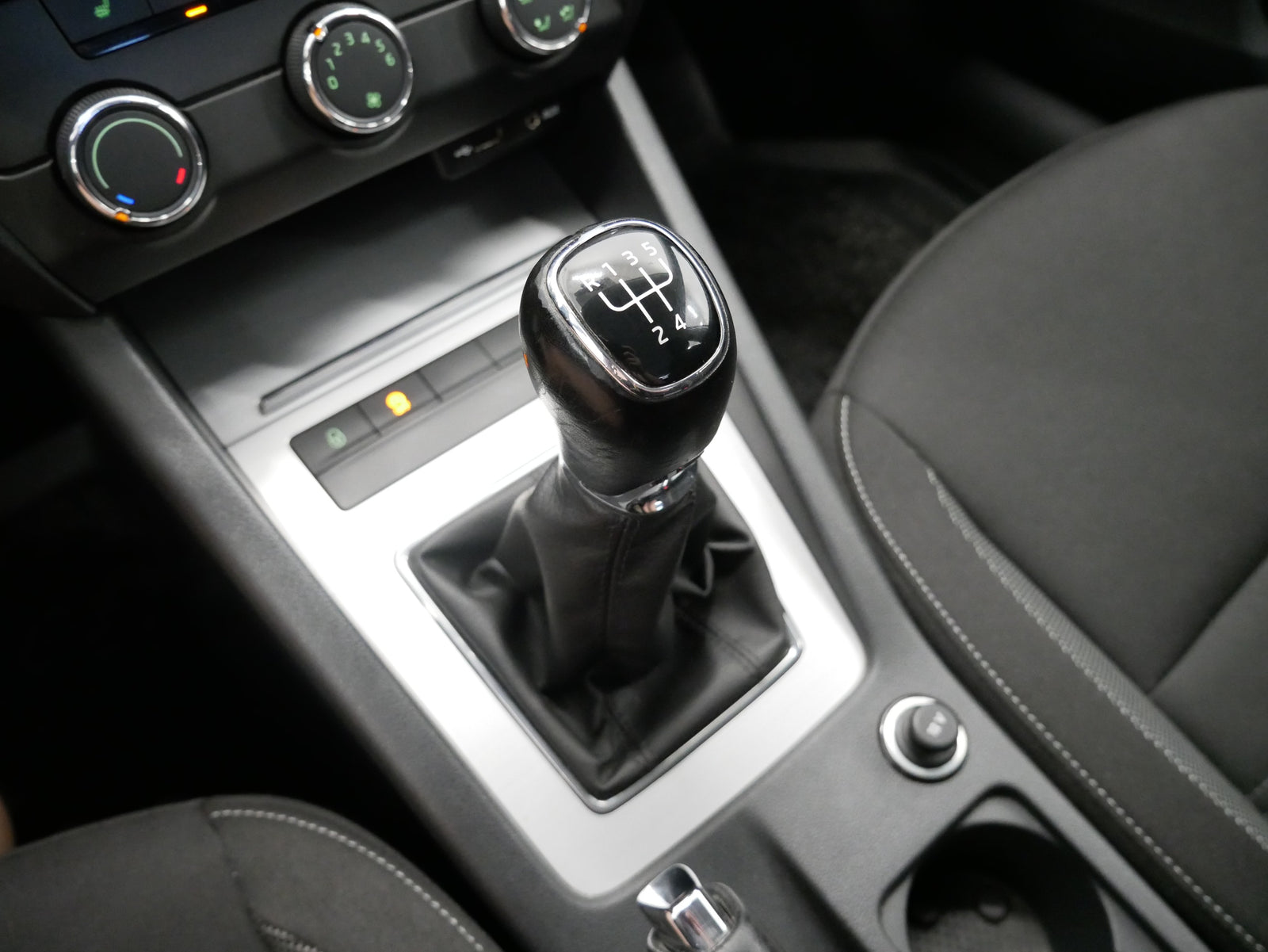 Škoda Octavia 1,6 TDi 85kW Ambition Plus – foto 19