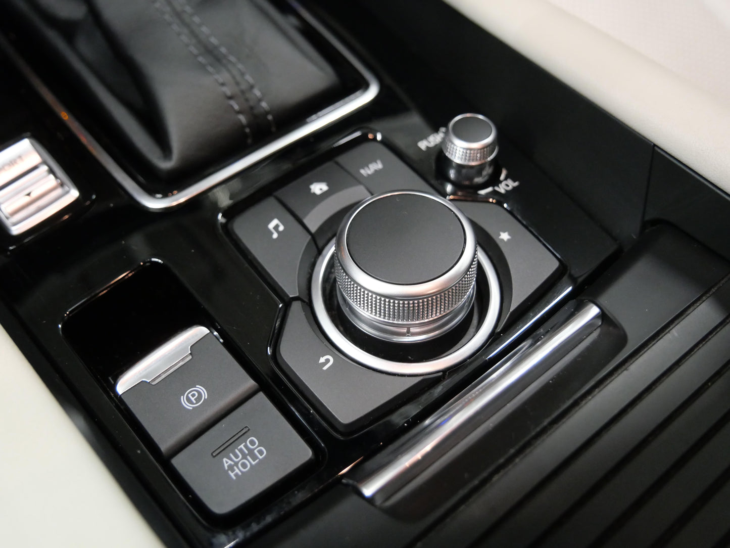 Mazda 6 2.5 Skyactiv-G 143 kW Revoluti