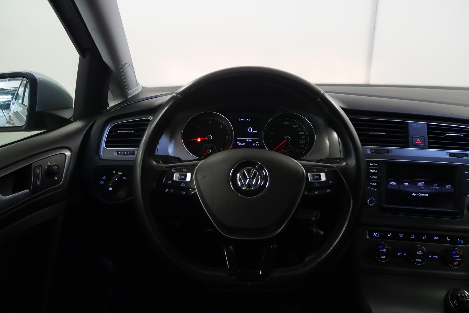 Volkswagen Golf 1.6 TDI 81 kW Comfort – foto 19