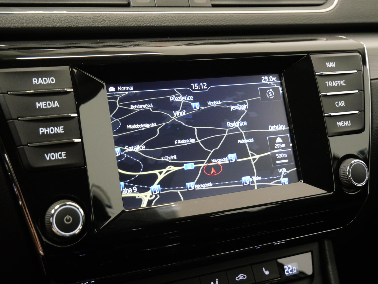 Škoda Superb 2.0 TDI 110 kW Style – foto 19