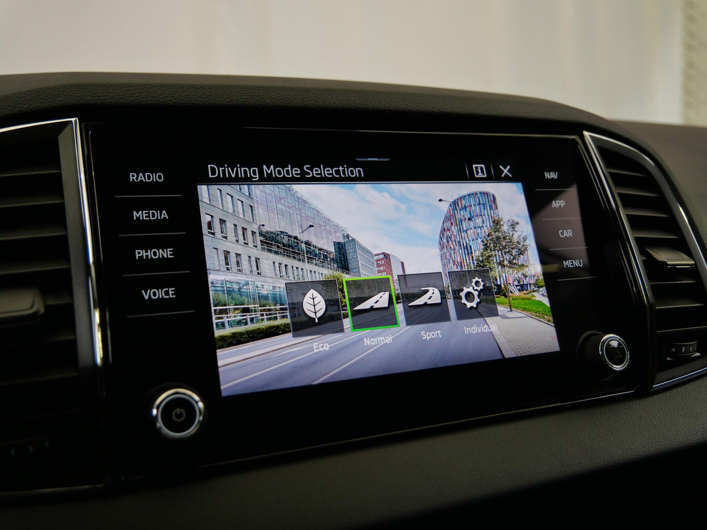 Škoda Karoq 1.5 TSI 110 kW Top Selection