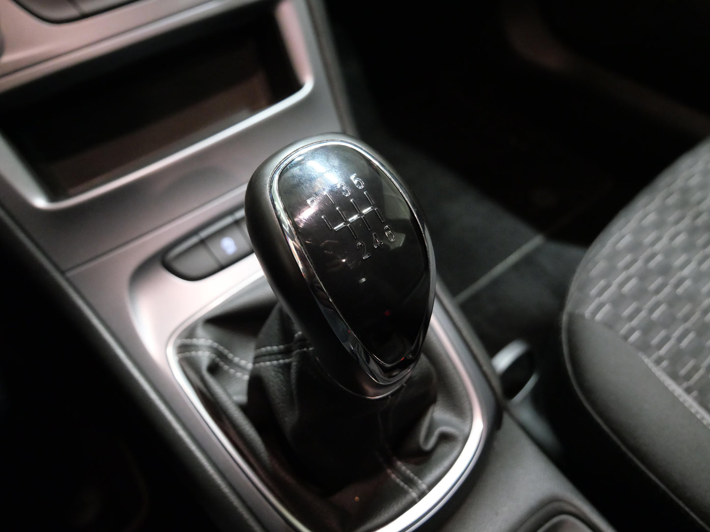 Opel Astra 1.2 i Turbo 96 kW Business