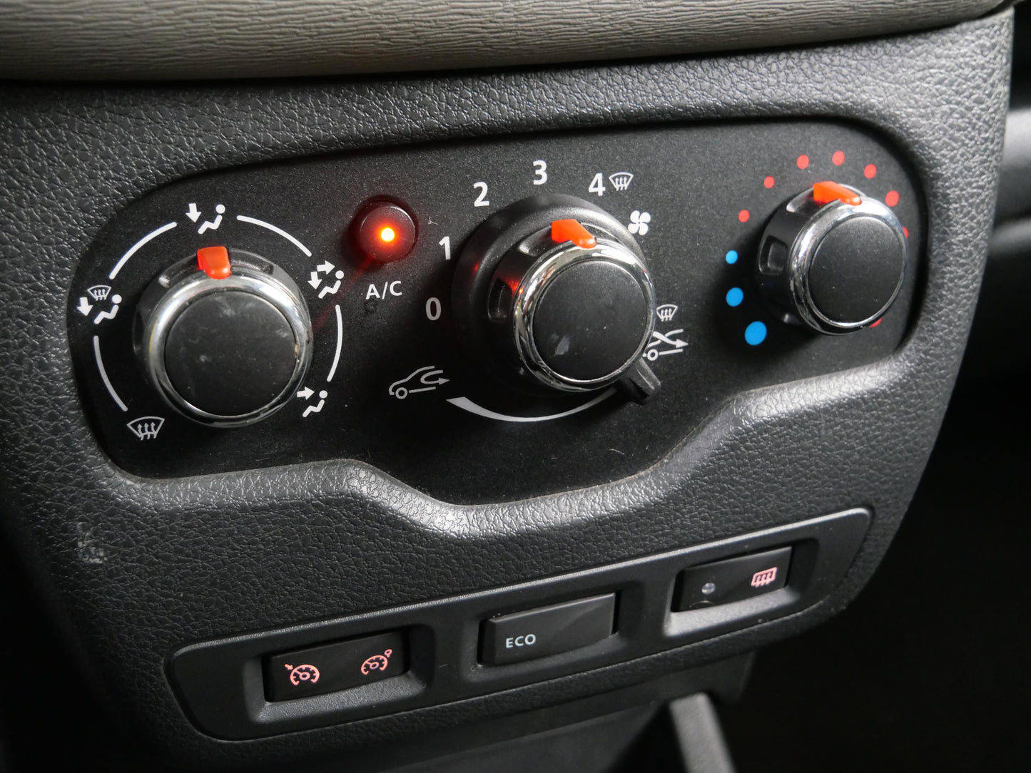 Dacia Lodgy 1.6 SCe 75 kW 100 Celebration