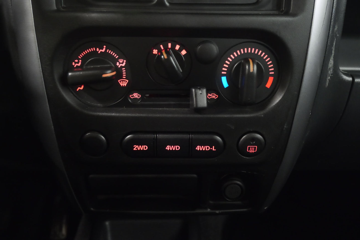 Suzuki Jimny 1.3 i 62 kW 4x4