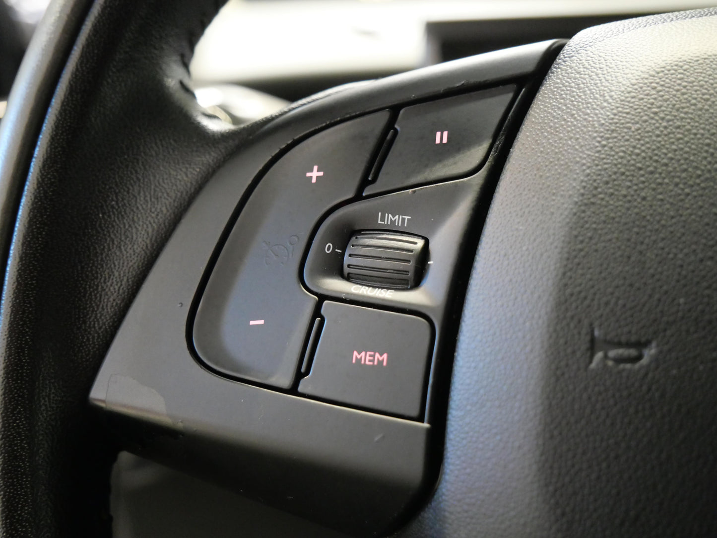 Citroën C4 Cactus 1.2 VTI 60 kW Shine