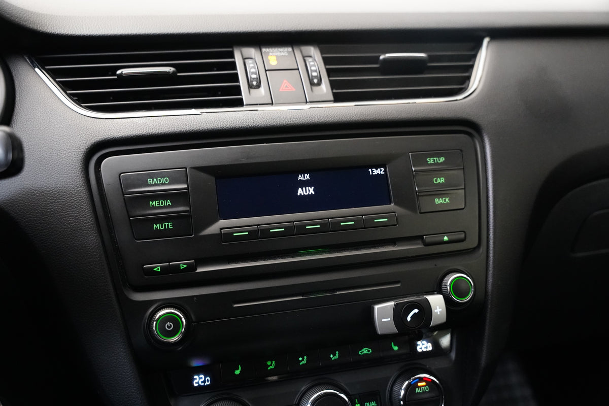 Škoda Octavia 1.6 TDI DSG Elegance – foto 19