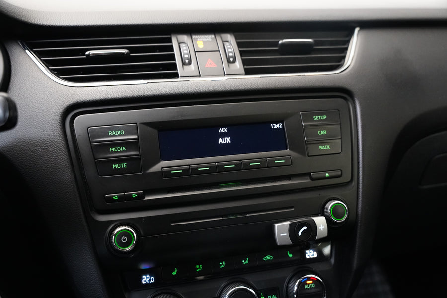 Škoda Octavia 1.6 TDI DSG Elegance – foto 19