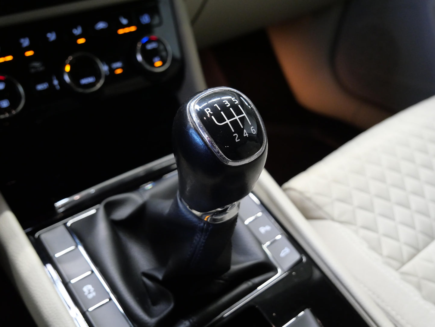 Škoda Superb 2.0 TDI 140 kW Style