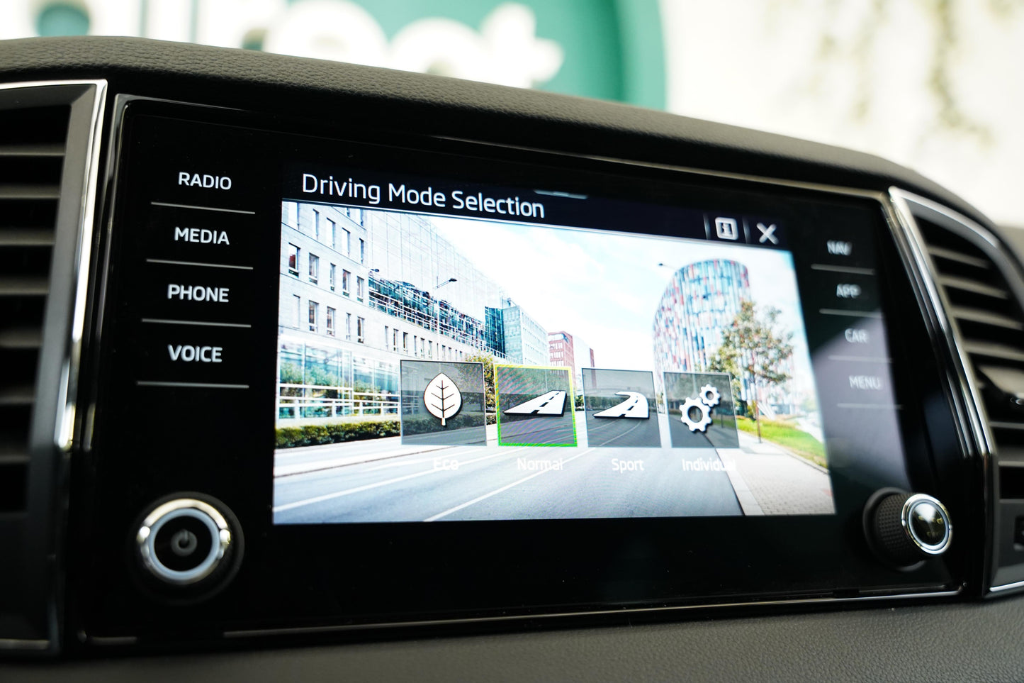 Škoda Karoq 1.5 TSI 110 kW Top Selection