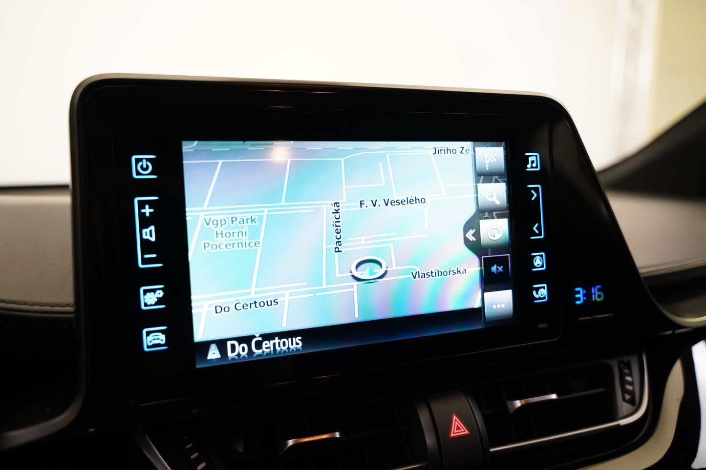 Toyota C-HR 1.8 Hybrid 90 kW Flow