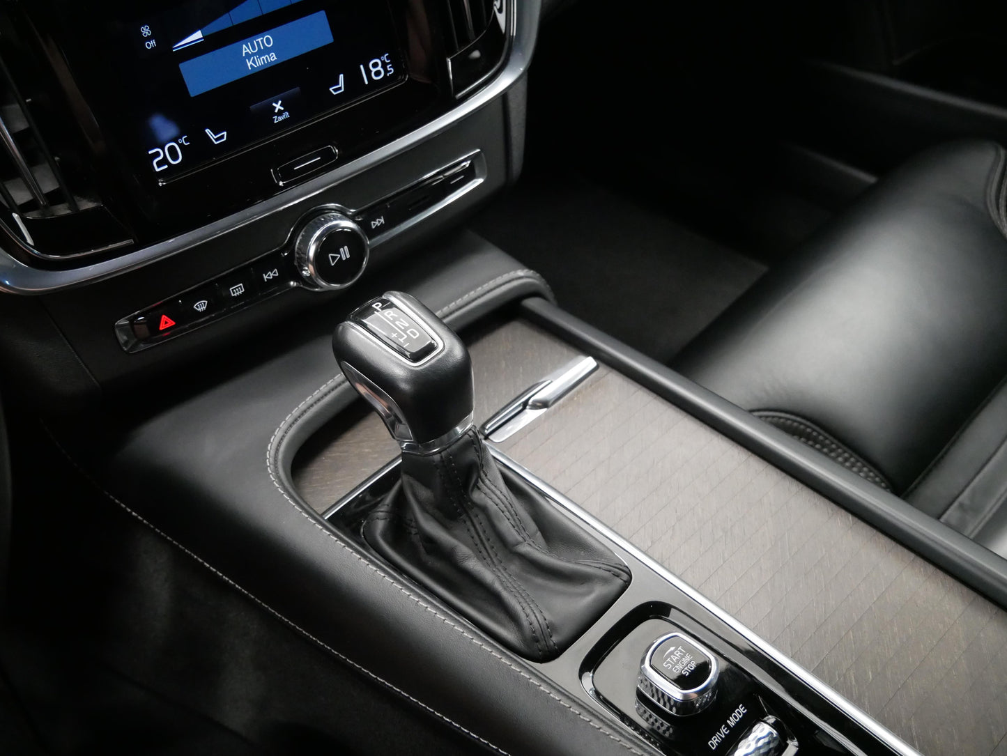 Volvo V90 D5 173 kW AWD Cross Country