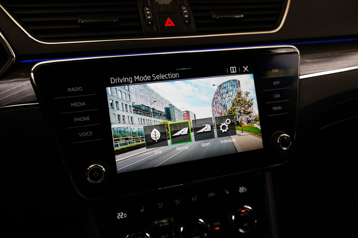 Škoda Superb 2.0 TDI 110 kW DSG Style Plus