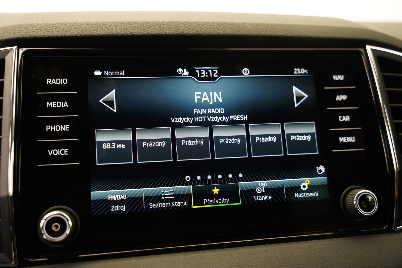 Škoda Karoq 1.5 TSI 110 kW Top Selection – foto 19
