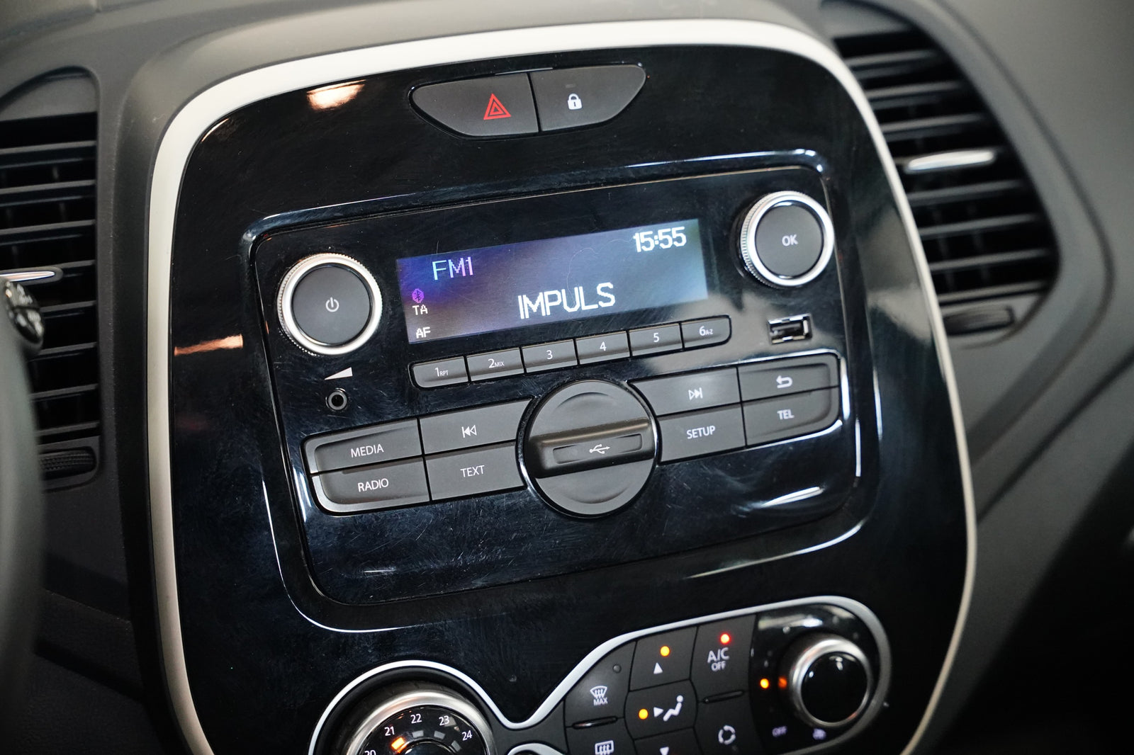 Renault Captur 0.9 Tce 66 kW Limited – foto 19