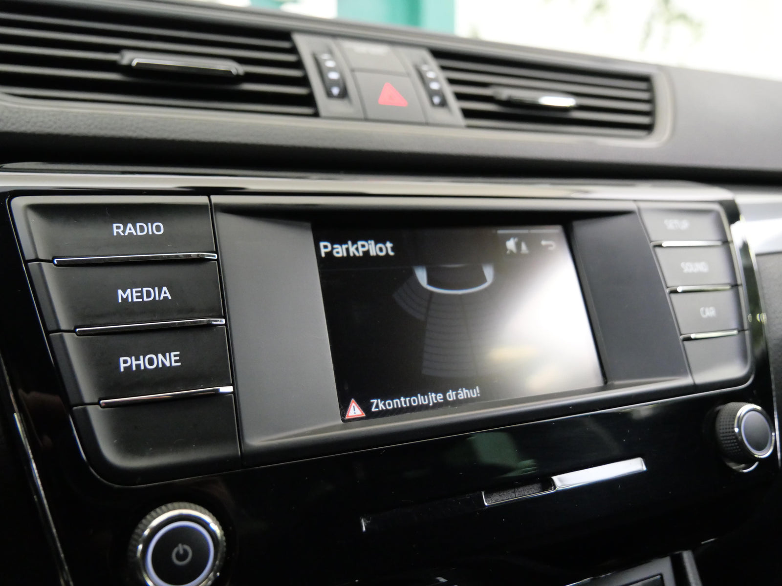 Škoda Superb 1.6 TDI 88 kW Active – foto 19