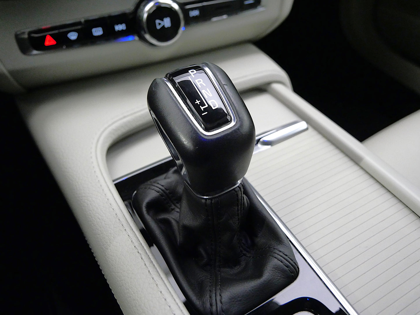 Volvo V90 D3 110 kW Momentum